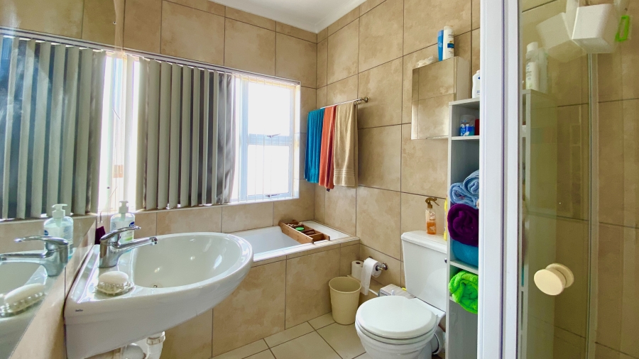 3 Bedroom Property for Sale in Velddrif Western Cape